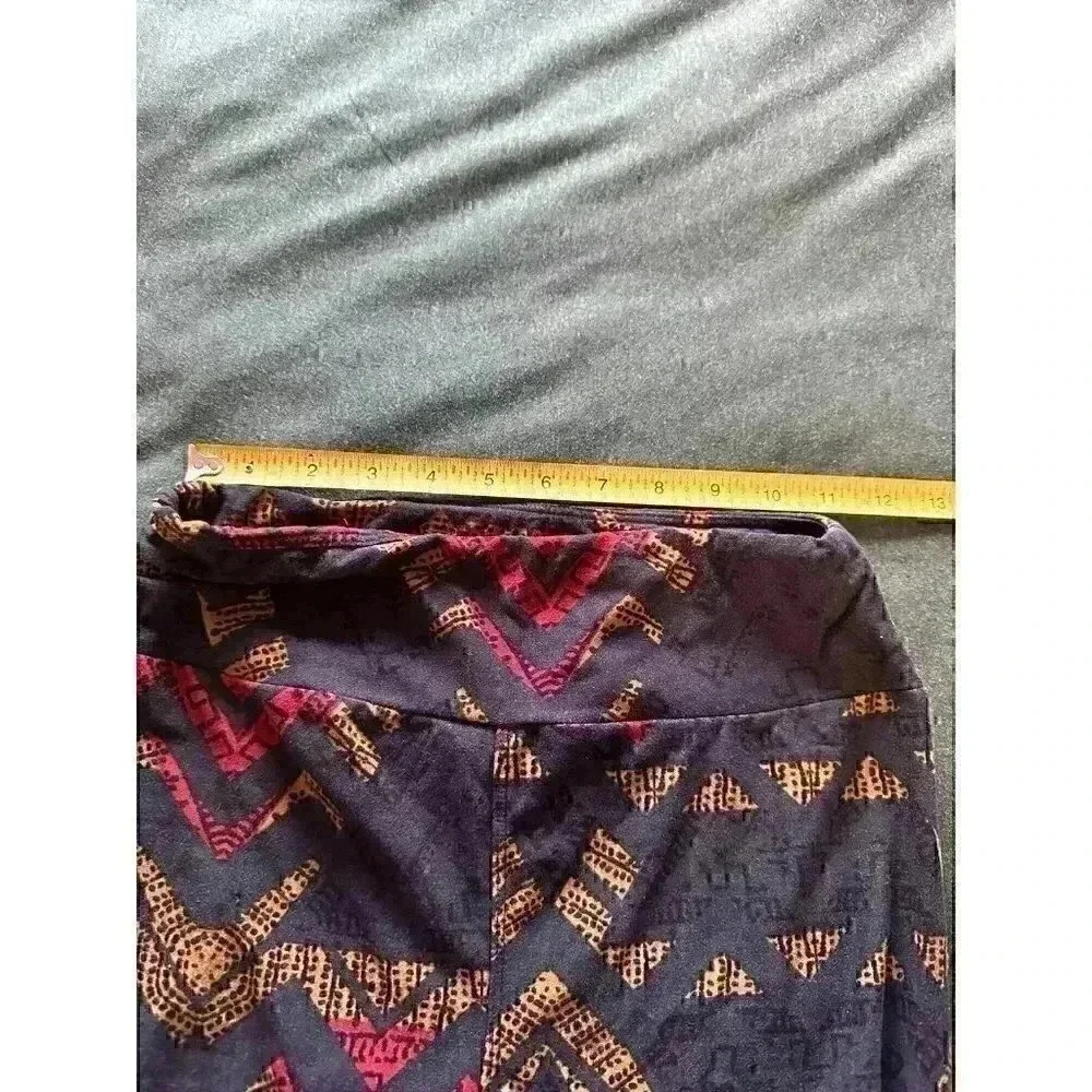 LuLaRoe leggings. Extra soft, stretch leggings, blue, red, gold pattern. OS - Picture 4 of 5
